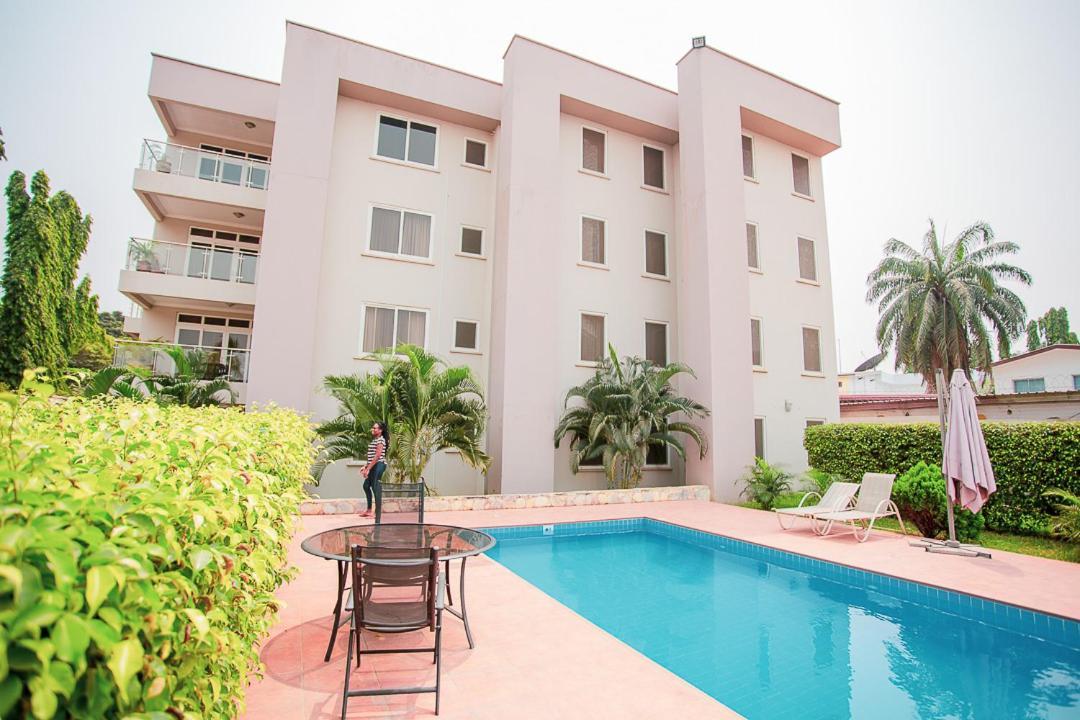 Bertha'S Court D-Plus Apartments Dzorwulu Exterior photo