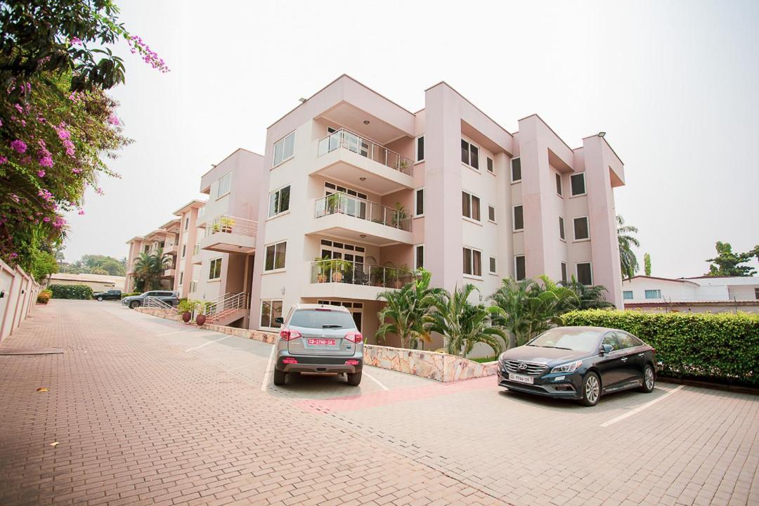 Bertha'S Court D-Plus Apartments Dzorwulu Exterior photo
