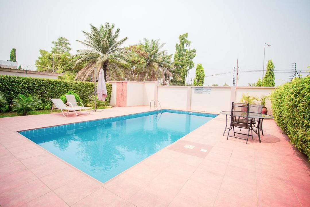 Bertha'S Court D-Plus Apartments Dzorwulu Exterior photo
