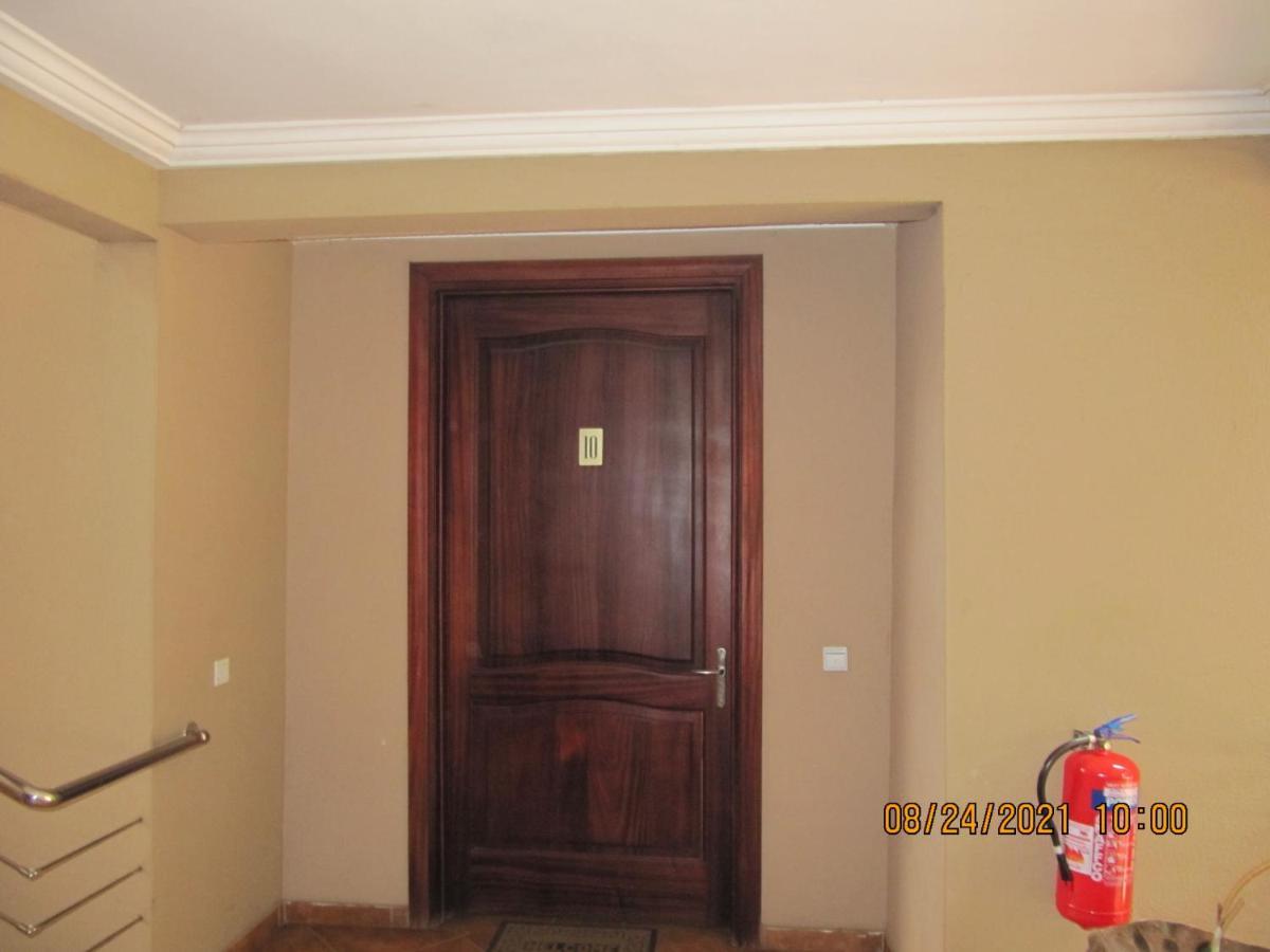 Bertha'S Court D-Plus Apartments Dzorwulu Exterior photo