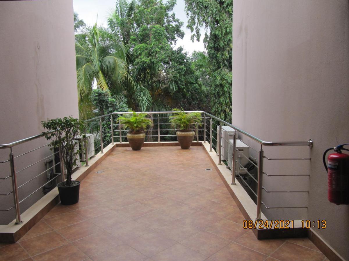 Bertha'S Court D-Plus Apartments Dzorwulu Exterior photo