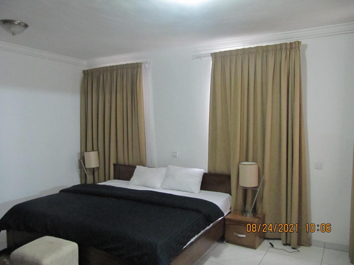 Bertha'S Court D-Plus Apartments Dzorwulu Exterior photo