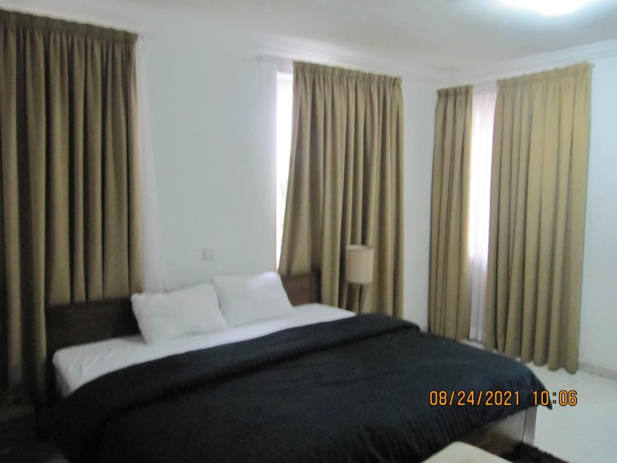 Bertha'S Court D-Plus Apartments Dzorwulu Exterior photo
