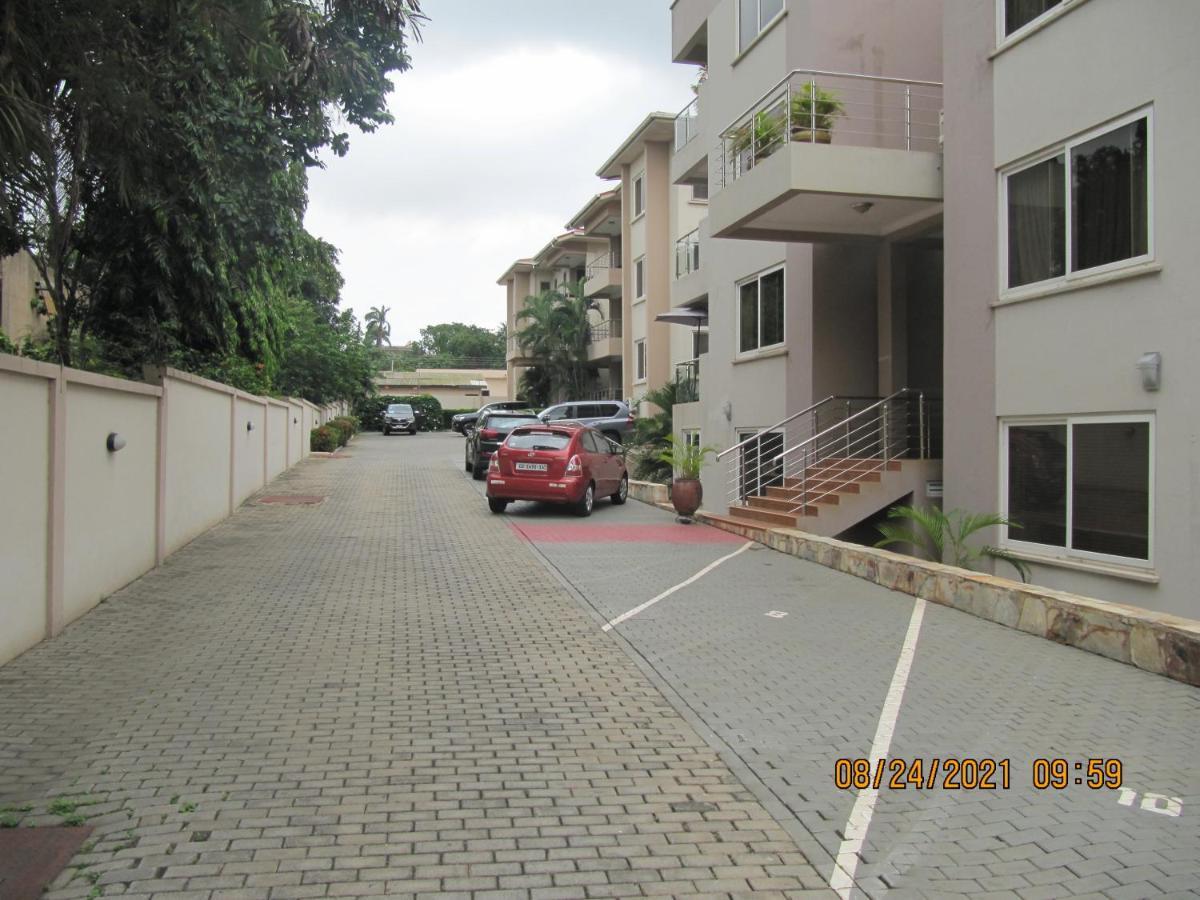 Bertha'S Court D-Plus Apartments Dzorwulu Exterior photo