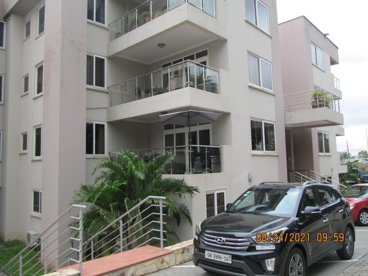 Bertha'S Court D-Plus Apartments Dzorwulu Exterior photo