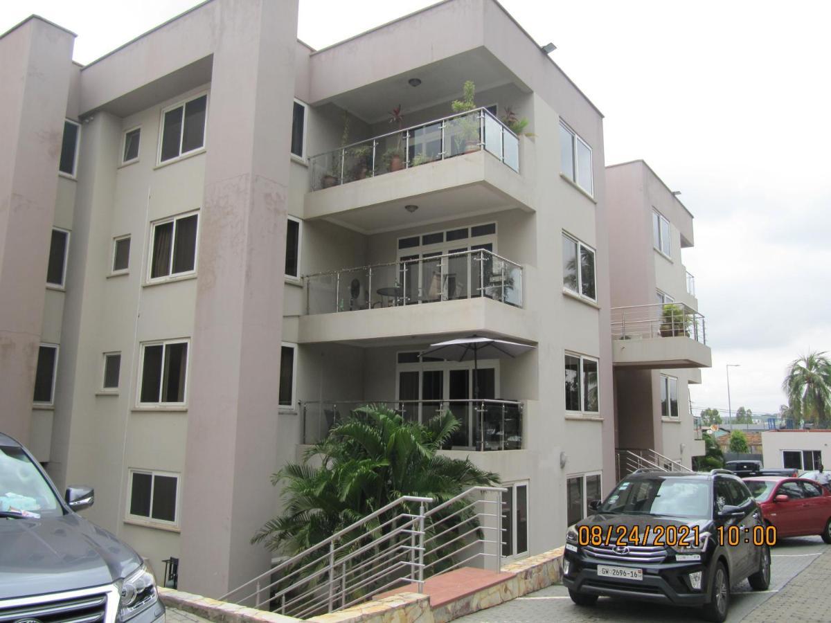 Bertha'S Court D-Plus Apartments Dzorwulu Exterior photo