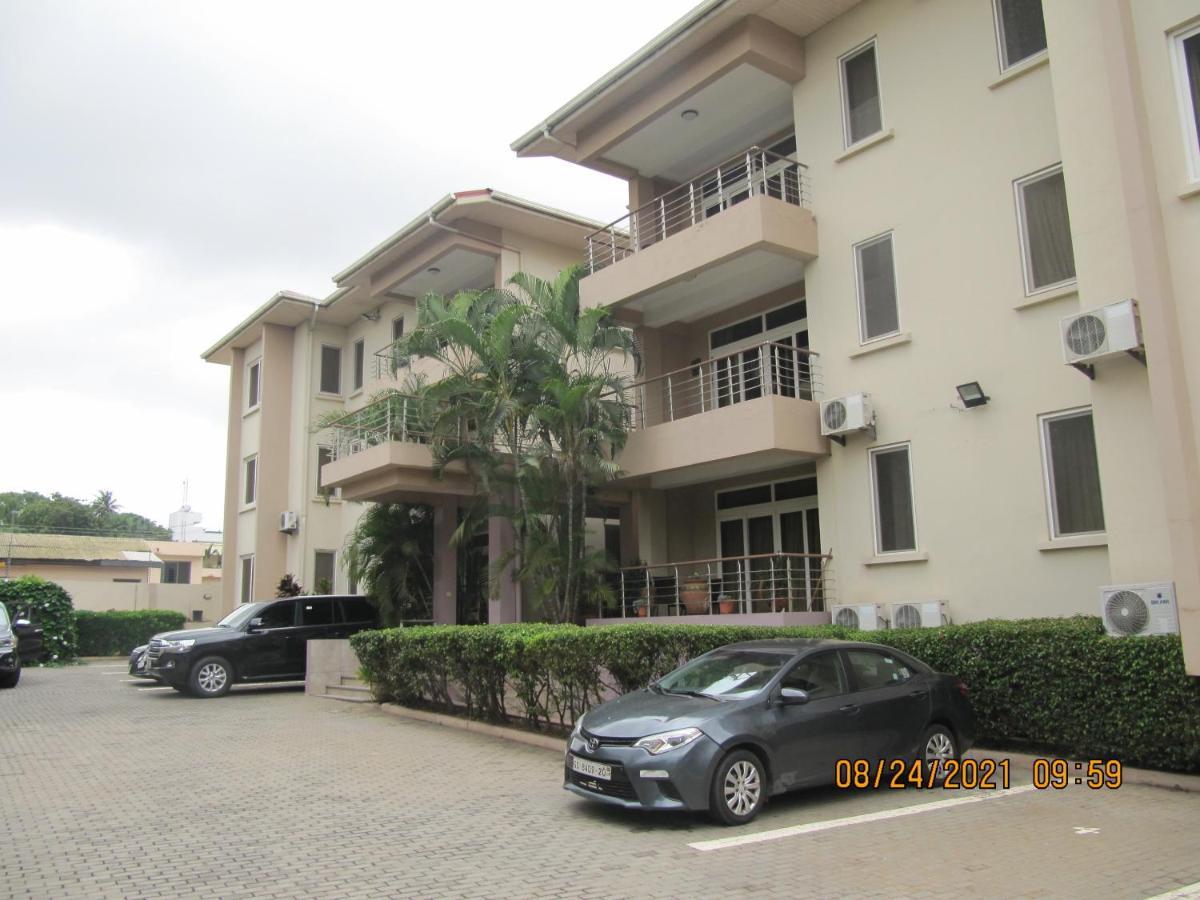 Bertha'S Court D-Plus Apartments Dzorwulu Exterior photo