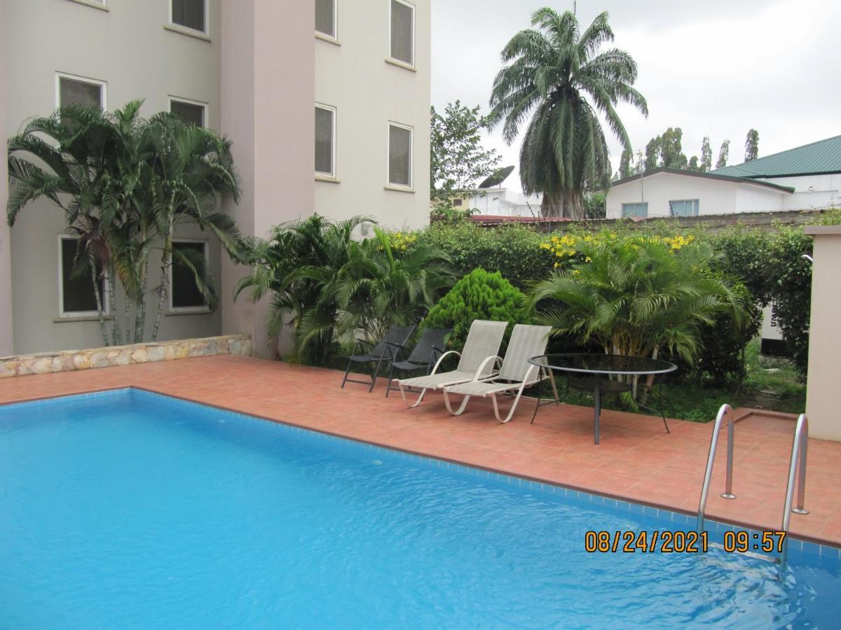 Bertha'S Court D-Plus Apartments Dzorwulu Exterior photo
