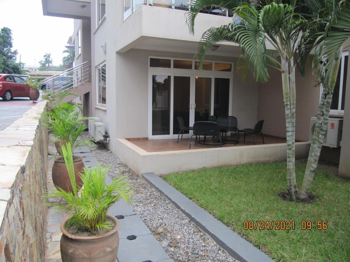 Bertha'S Court D-Plus Apartments Dzorwulu Exterior photo